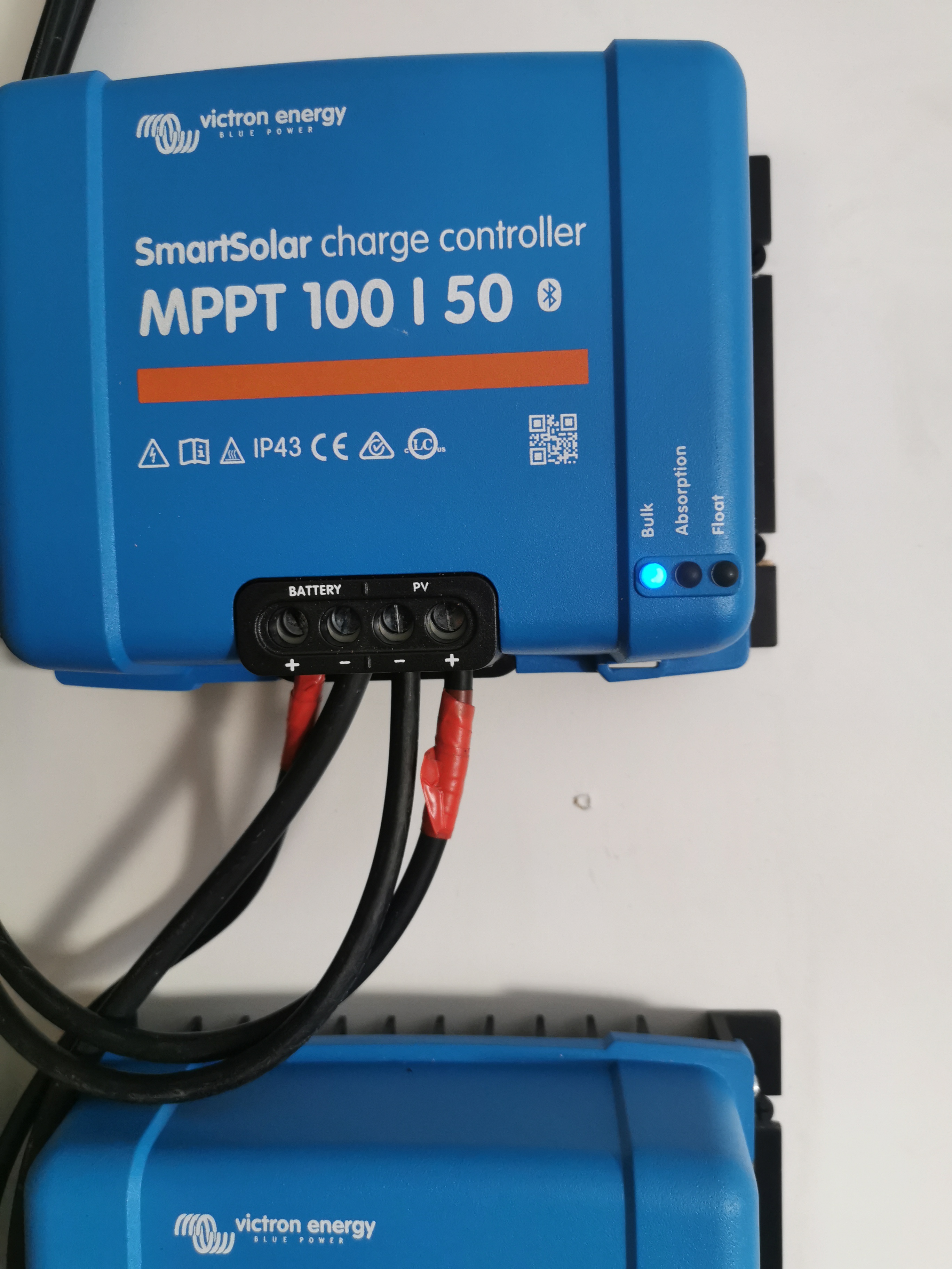Victron MPPT bulk blue light has started flashing and no charge? - Victron  Community