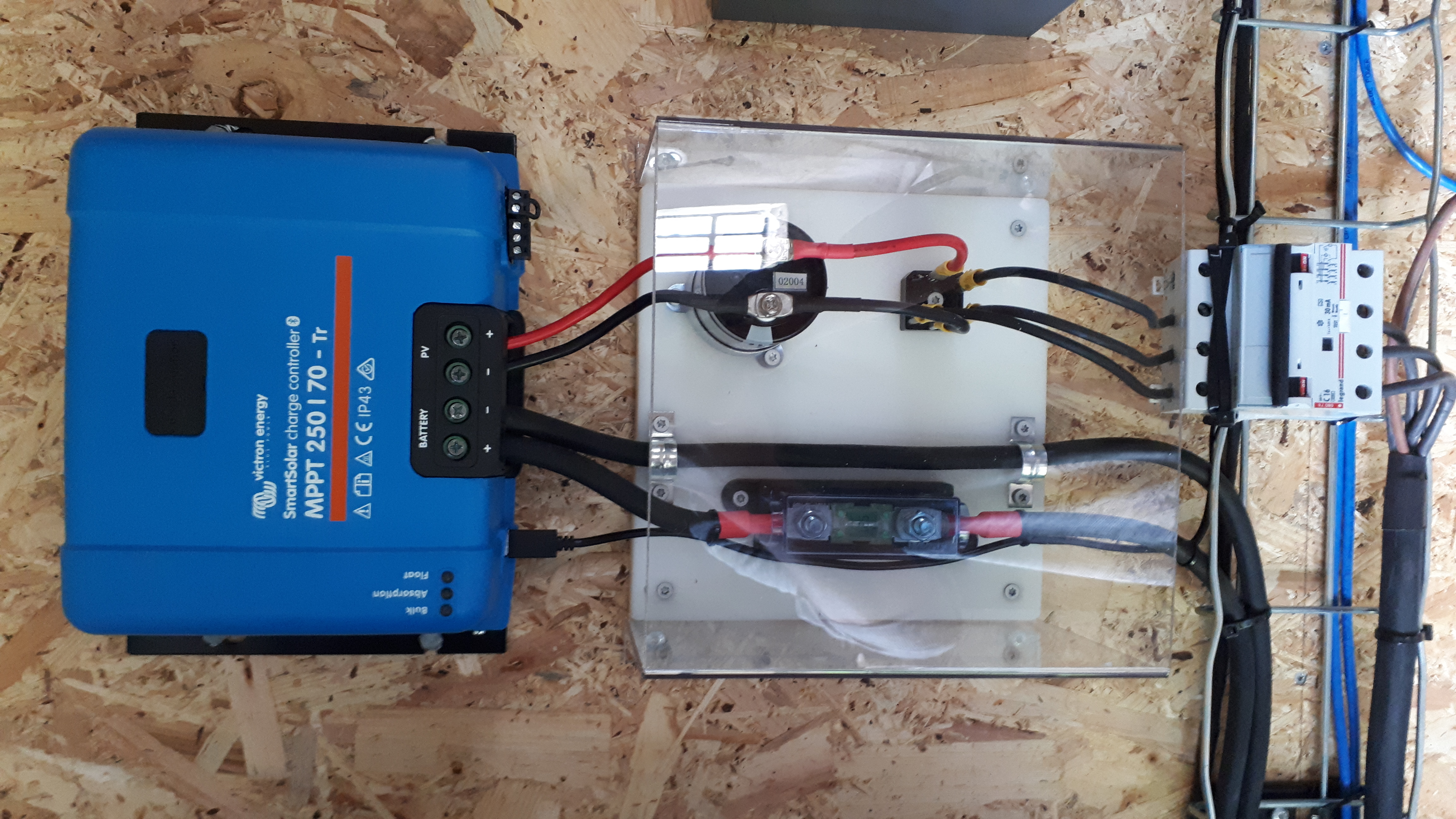 Digital charge controller 12 VOLT with brake switch 4 wind and solar panels 